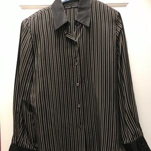 Linda Ellen Tracy silk blouse 👚